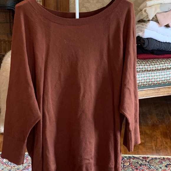 Talbots viscose blend 3/4 sleeve stretch sweater. Worn a couple of times - Picture 1 of 6